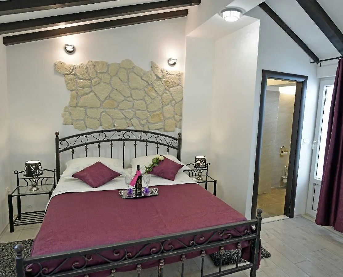 Kuzma Rooms And Apartments 斯普利特