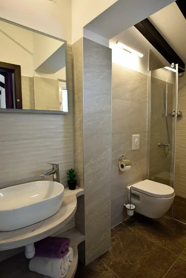 Kuzma Rooms And Apartments 斯普利特