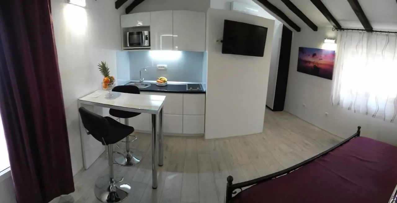 Kuzma Rooms And Apartments 斯普利特