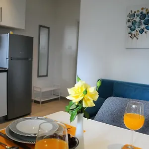 Aria With Private Parking Apartment