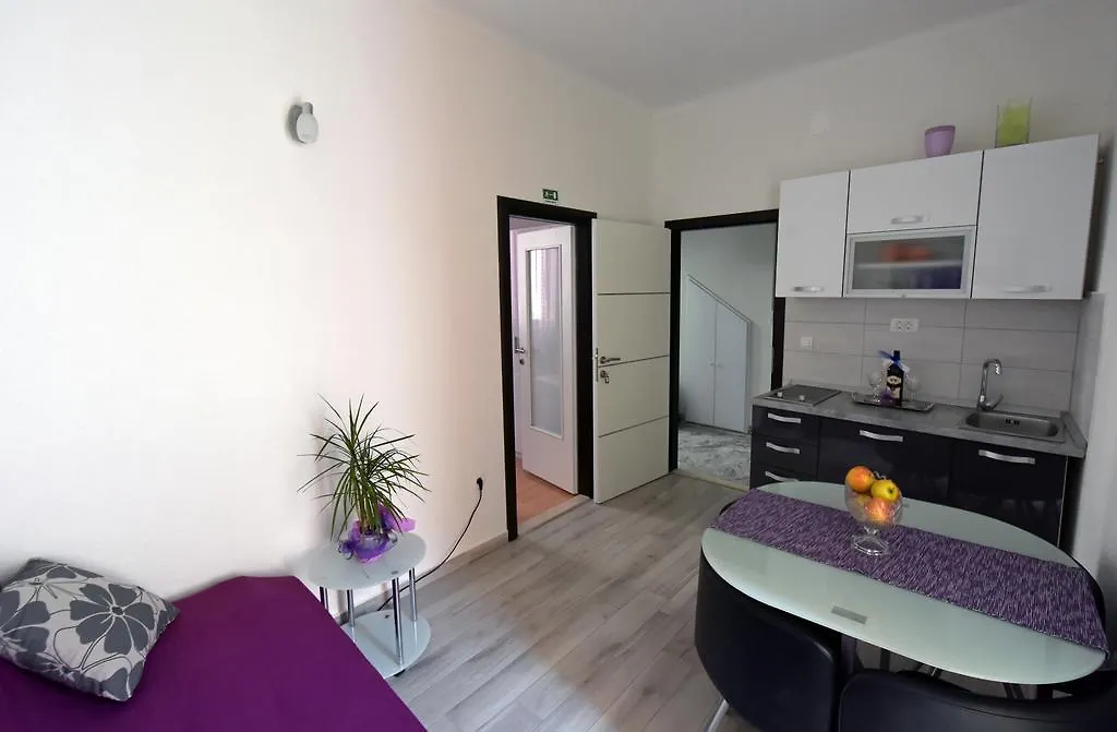 Kuzma Rooms And Apartments Split Croatia