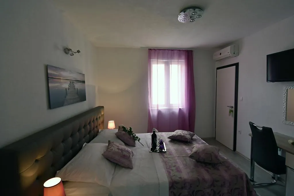 Kuzma Rooms And Apartments Split 0*,